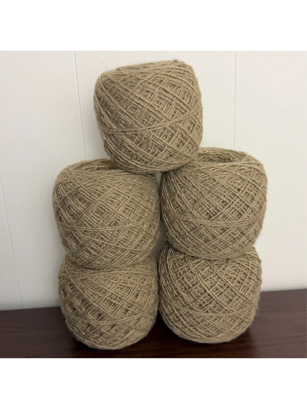 Reclaimed Acrylic DK Yarn – 765 Yards 334g – Brown Tan (5 Cakes)